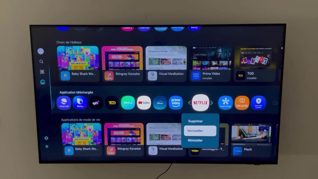 Menu de l’application Netflix sur une TV Samsung avec l’option Verrouiller entourée