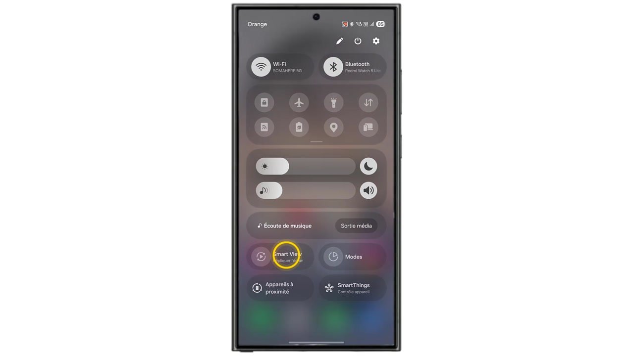 Panneau des raccourcis d’un Galaxy avec le bouton Smart View entouré