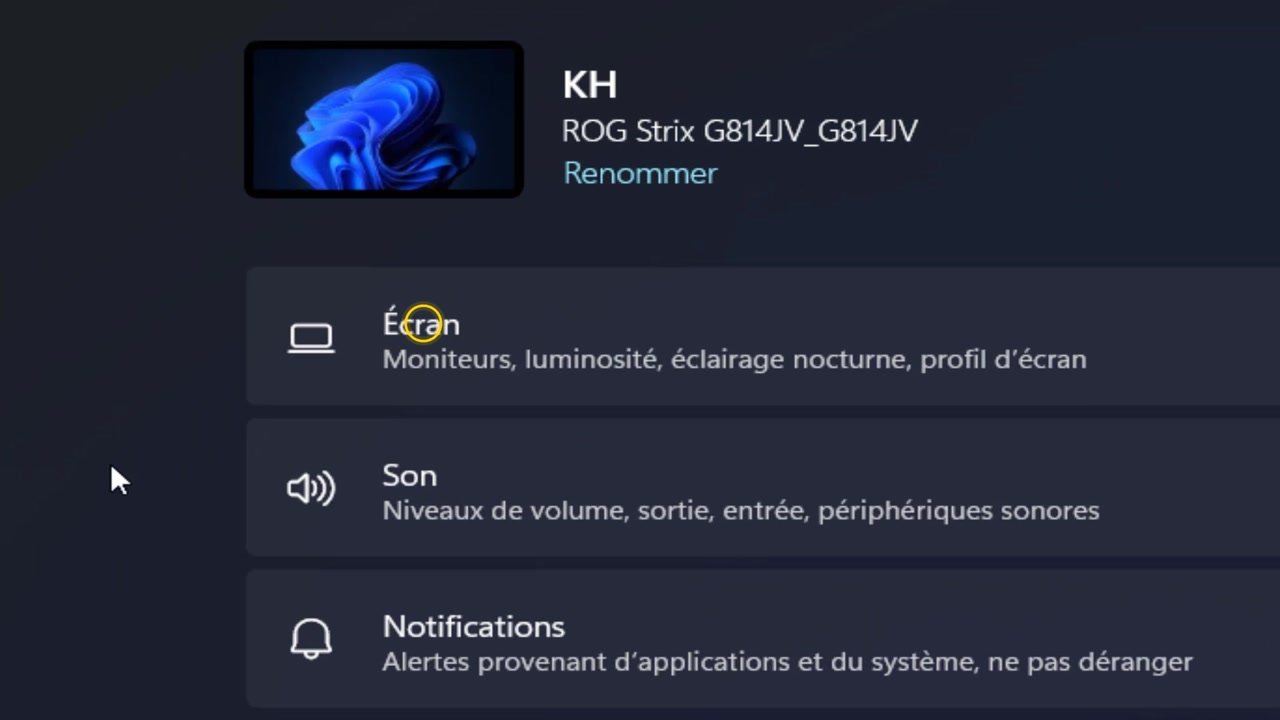 Page Système de Windows 11 avec la ligne Écran entourée, au-dessus de Son et Notifications