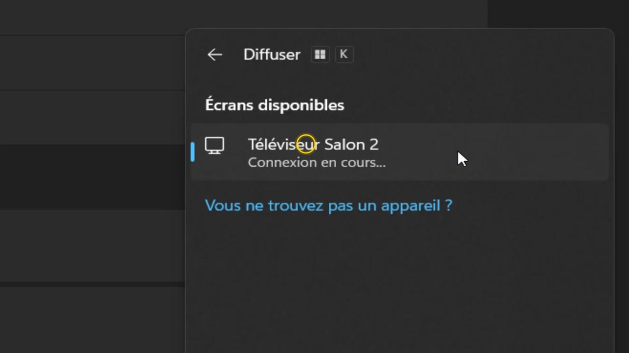 Volet Diffuser de Windows 11 listant le téléviseur Philips avec la mention Connexion en cours