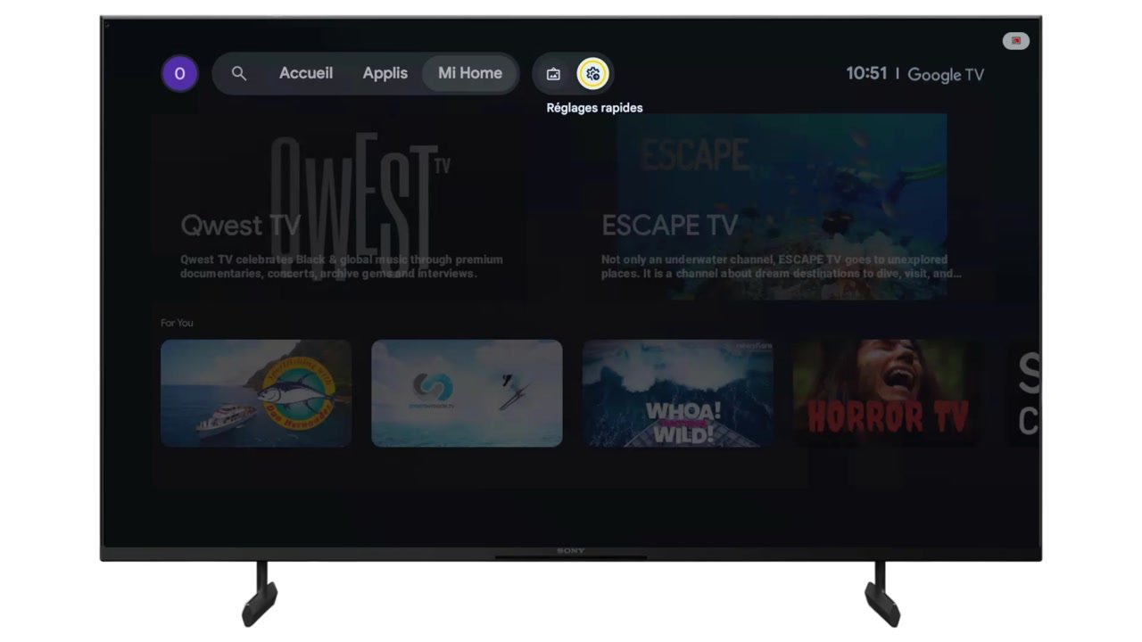 Écran d’accueil Google TV d’une TV Sony avec l’icône des Réglages rapides entourée