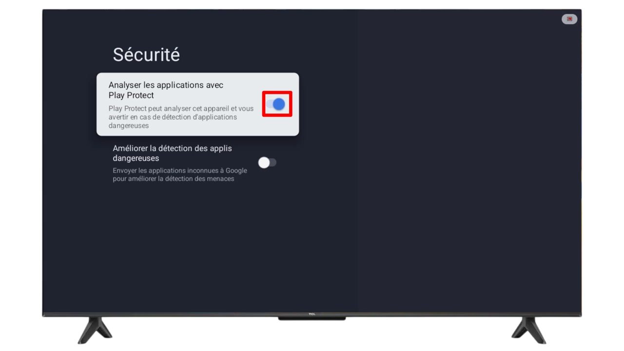 Interrupteur Analyser les applications avec Play Protect désactivé sur Google TV, encadré en rouge