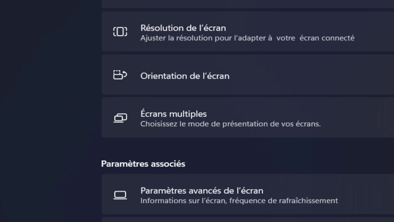 Section « Écrans multiples » de la page Écran de Windows 11, sous « Orientation de l’écran »